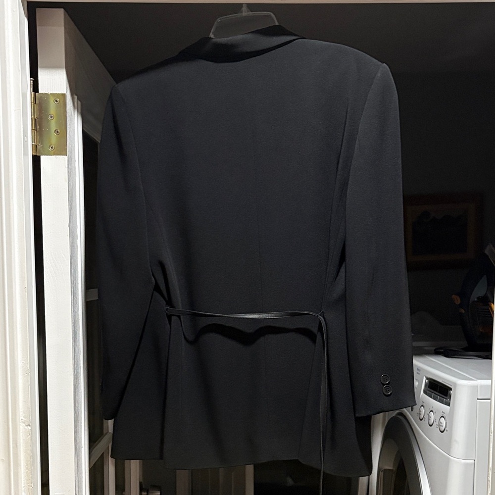 Liz Claiborne Woman’s Black Blazer Size 12 - Picture 3 of 3